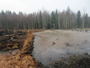 Otra represa más alta por el río Búkhlovka.